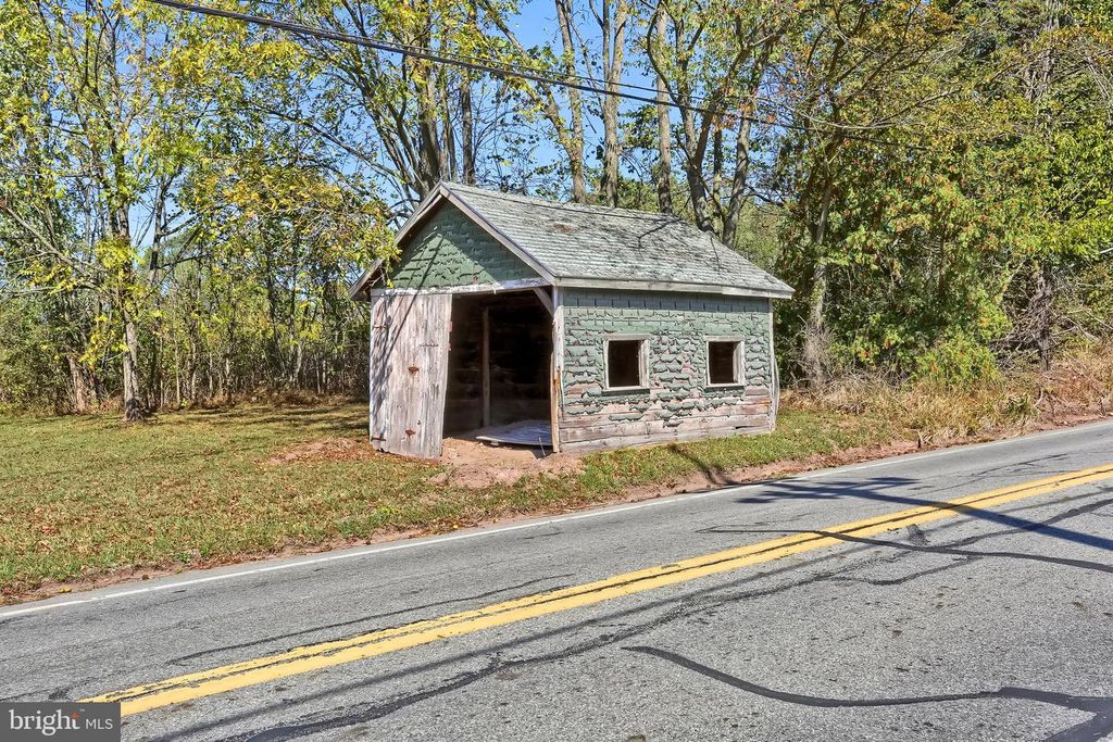 2141 ROUTE 209, Millersburg, PA 17061