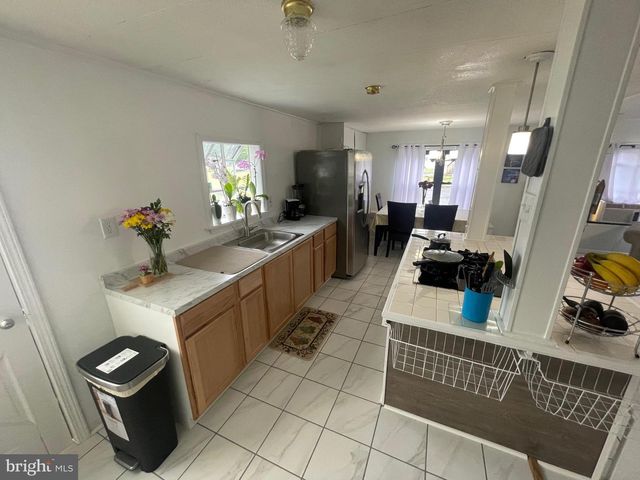 6033 FALMONT DR, Morrisville, PA 19067
