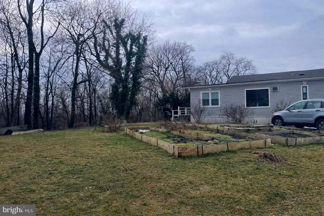 6033 FALMONT DR, Morrisville, PA 19067