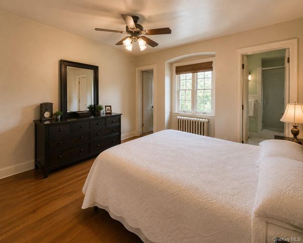 95-19 242nd Street, Floral Park, NY 11001
