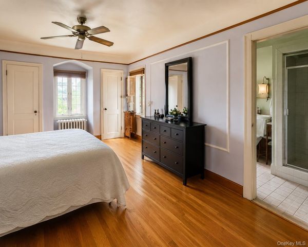 95-19 242nd Street, Floral Park, NY 11001