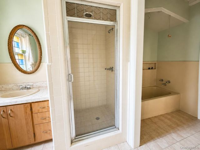 95-19 242nd Street, Floral Park, NY 11001