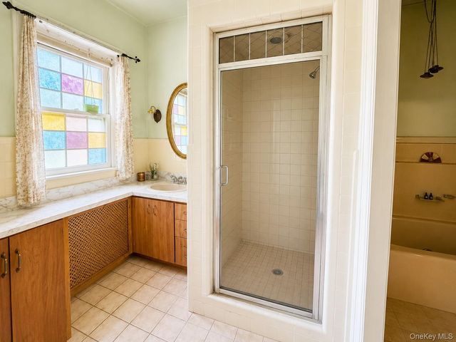 95-19 242nd Street, Floral Park, NY 11001