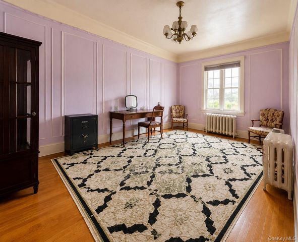 95-19 242nd Street, Floral Park, NY 11001