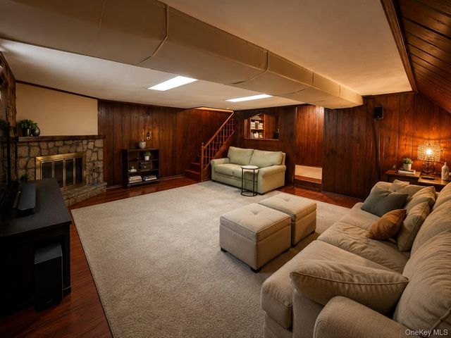 95-19 242nd Street, Floral Park, NY 11001
