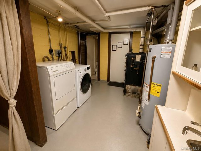 95-19 242nd Street, Floral Park, NY 11001