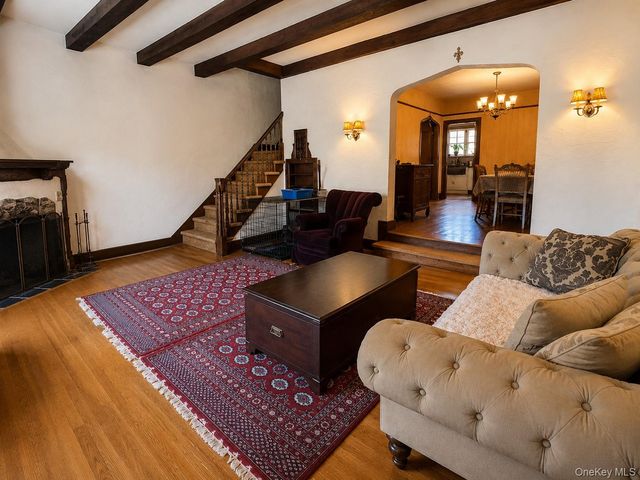 95-19 242nd Street, Floral Park, NY 11001
