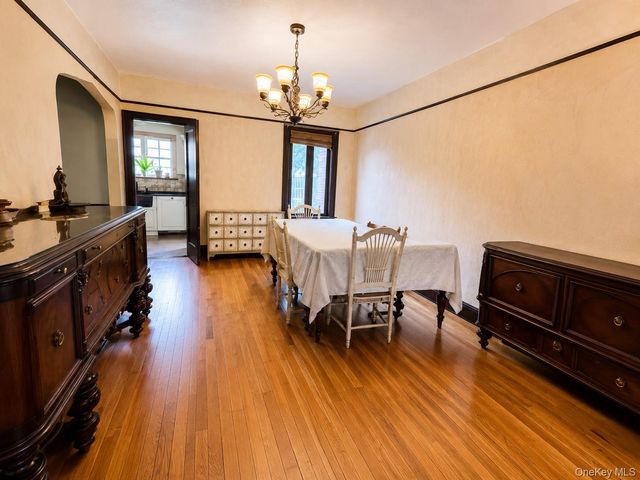 95-19 242nd Street, Floral Park, NY 11001