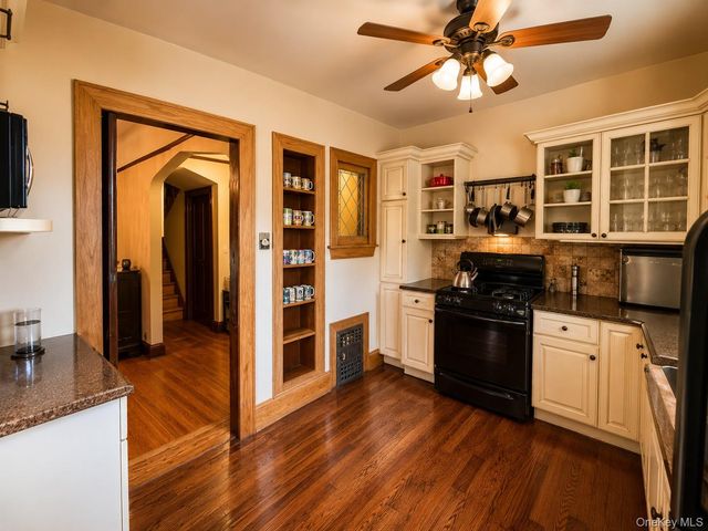95-19 242nd Street, Floral Park, NY 11001