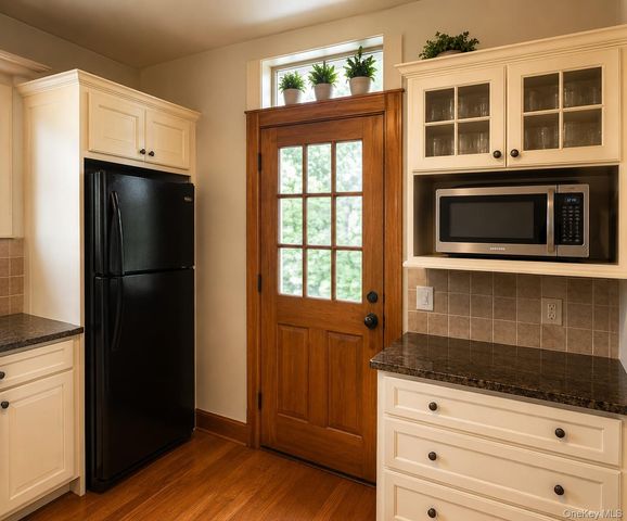 95-19 242nd Street, Floral Park, NY 11001