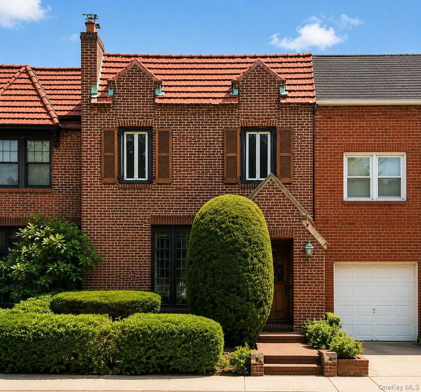 95-19 242nd Street, Floral Park, NY 11001