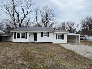 500 Frisco Road, Campbell, MO 63933