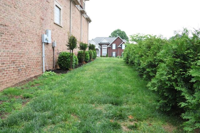 1023 Somerset Downs Blvd, Hendersonville, TN 37075