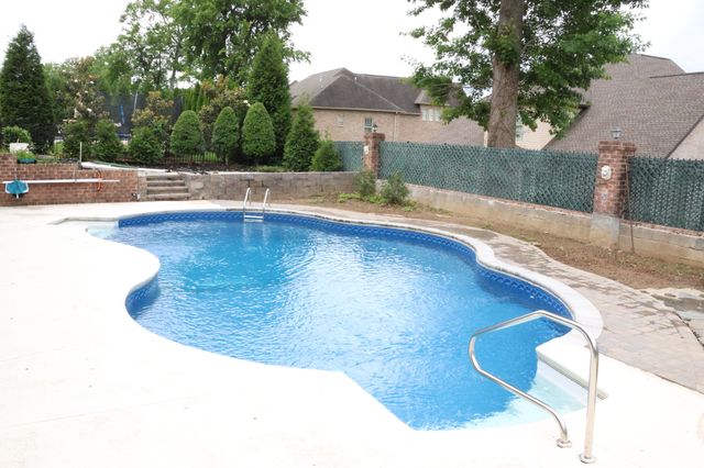 1023 Somerset Downs Blvd, Hendersonville, TN 37075