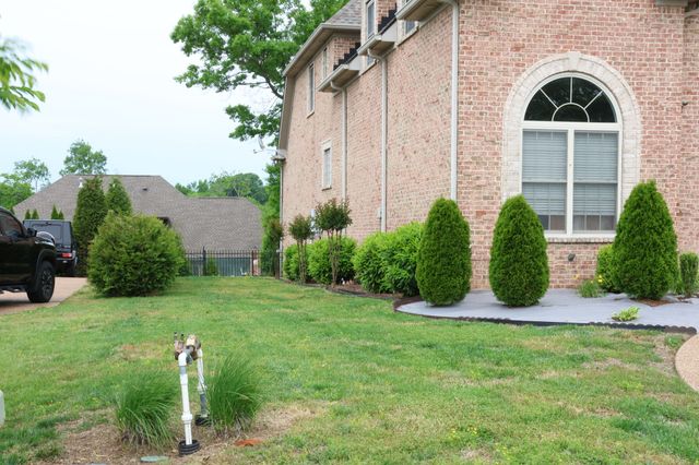 1023 Somerset Downs Blvd, Hendersonville, TN 37075