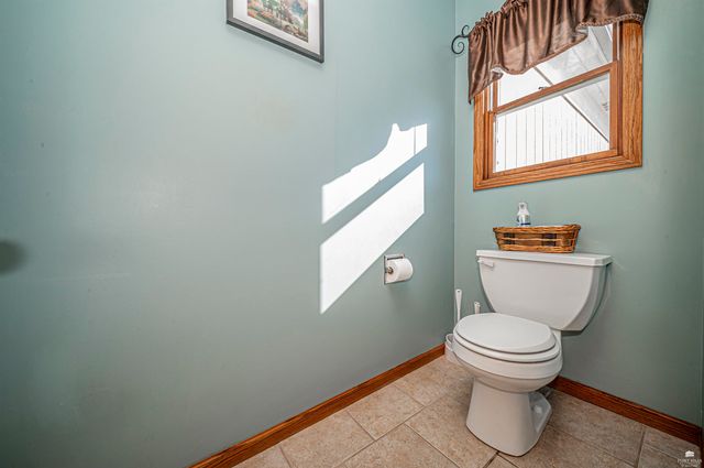 401 Dewey Street, Solomon, KS 67480