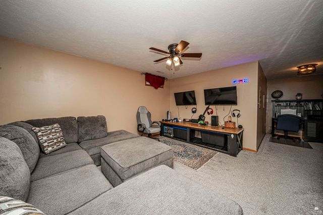 401 Dewey Street, Solomon, KS 67480