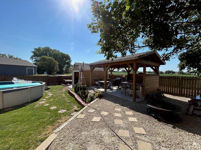 401 Dewey Street, Solomon, KS 67480