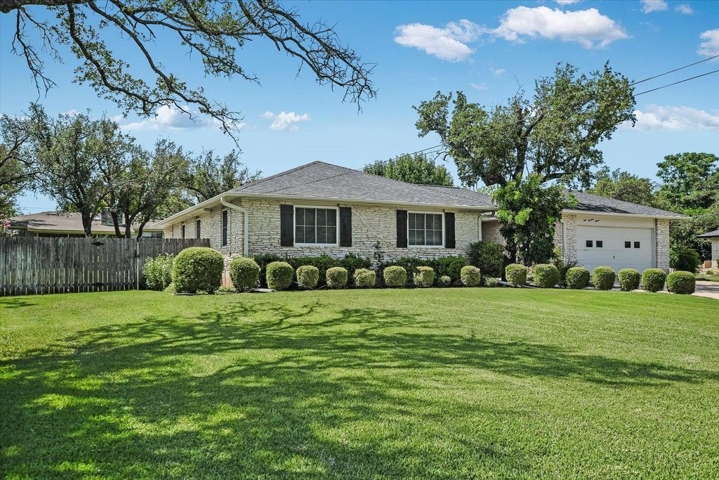 111 Oakland DR, Georgetown, TX 78628