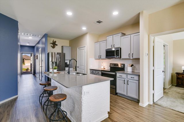 104 Granville CT, Jarrell, TX 76537