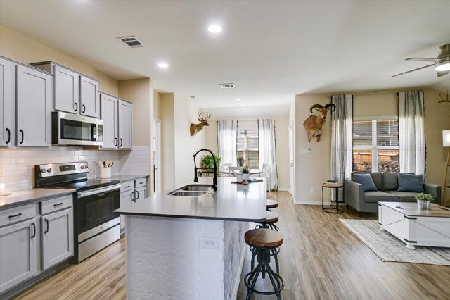 104 Granville CT, Jarrell, TX 76537