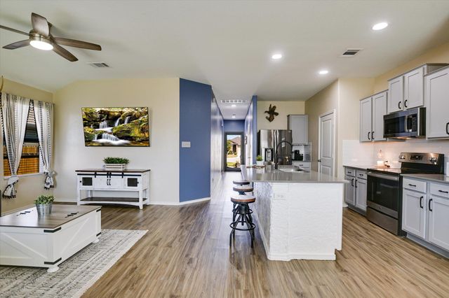 104 Granville CT, Jarrell, TX 76537