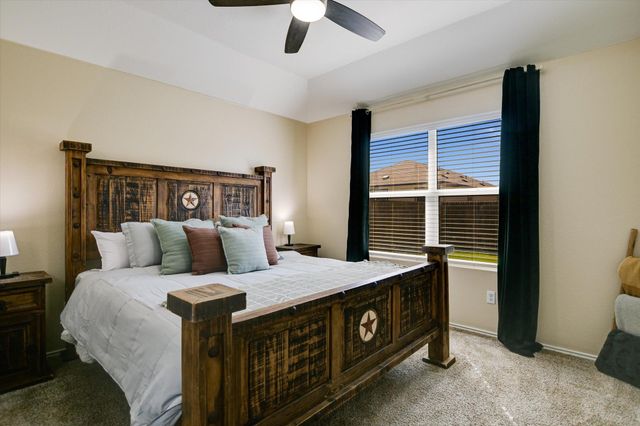 104 Granville CT, Jarrell, TX 76537