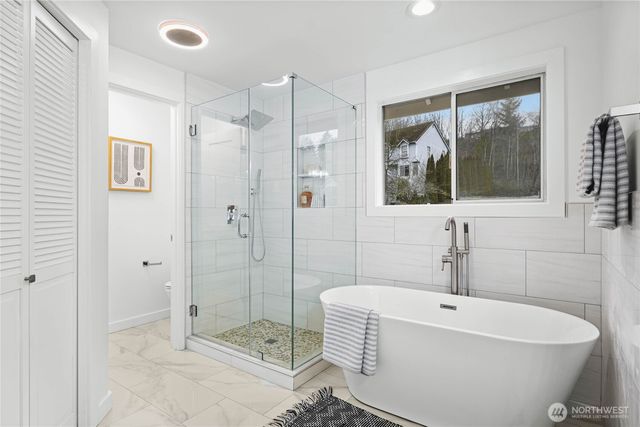 17431 NE 28th Street, Redmond, WA 98052