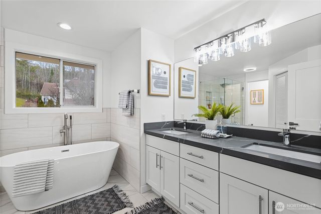 17431 NE 28th Street, Redmond, WA 98052