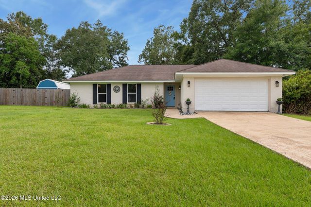 8715 Pine Ridge Boulevard, Diamondhead, MS 39525