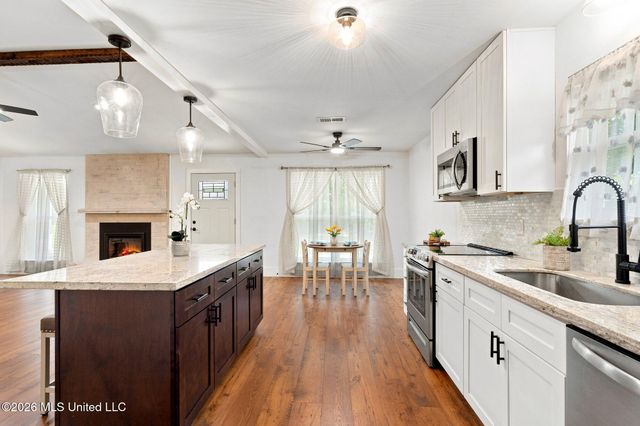 8715 Pine Ridge Boulevard, Diamondhead, MS 39525