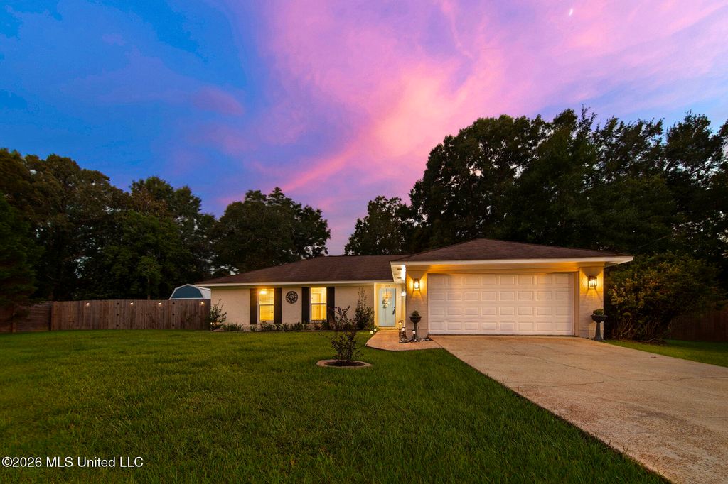 8715 Pine Ridge Boulevard, Diamondhead, MS 39525