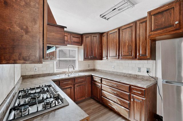 401 E Miller Road, Garland, TX 75041