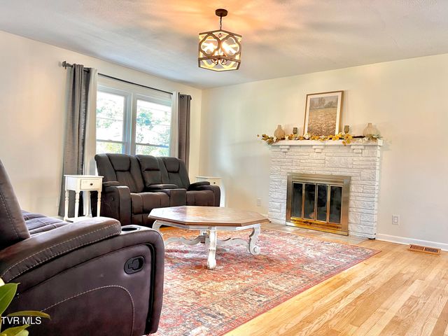 2713 South Highway 81, Jonesborough, TN 37659