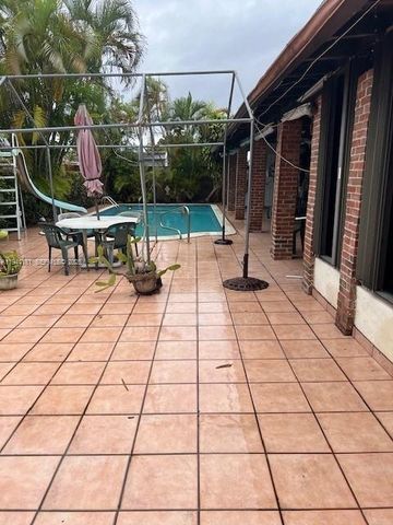 9832 SW 27th Ter, Miami, FL 33165