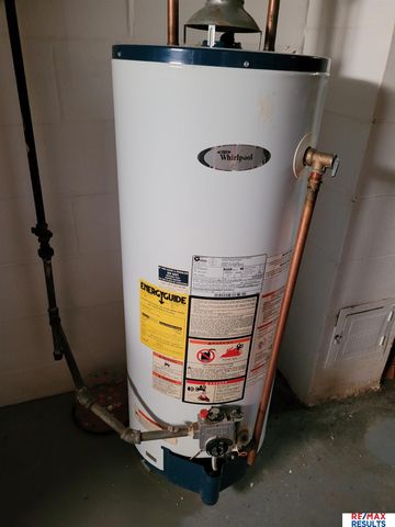 7205 North Ridge Drive, Omaha, NE 68112