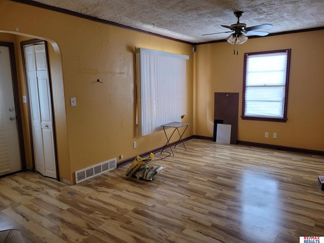 7205 North Ridge Drive, Omaha, NE 68112