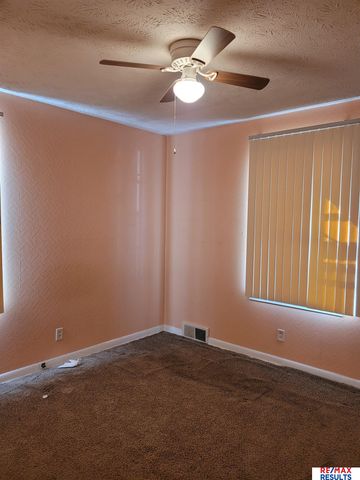 7205 North Ridge Drive, Omaha, NE 68112