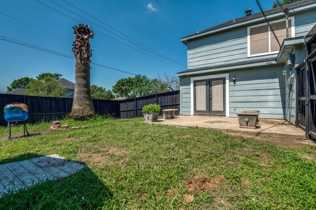 1004 Brae Loch Drive, Dallas, TX 75217