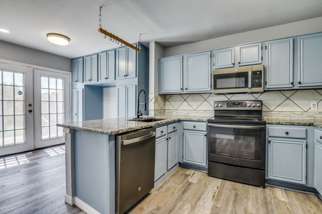 1004 Brae Loch Drive, Dallas, TX 75217