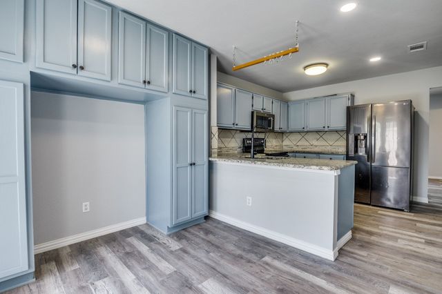 1004 Brae Loch Drive, Dallas, TX 75217
