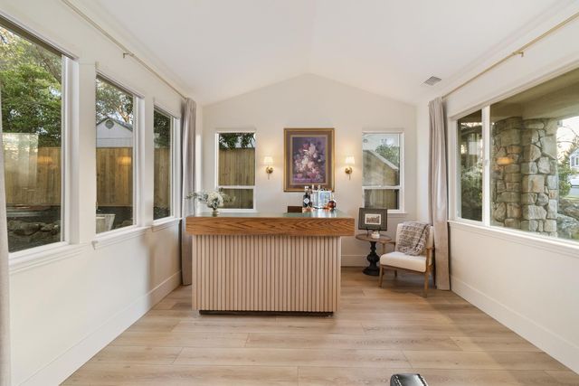 3835 Deer Ridge Ln, Auburn, CA 95602