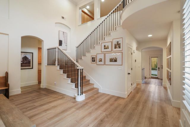 3835 Deer Ridge Ln, Auburn, CA 95602