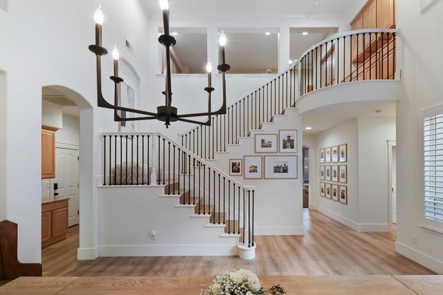 3835 Deer Ridge Ln, Auburn, CA 95602