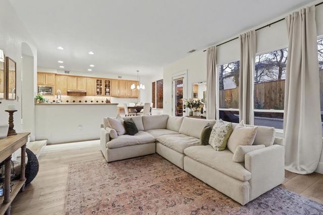 3835 Deer Ridge Ln, Auburn, CA 95602