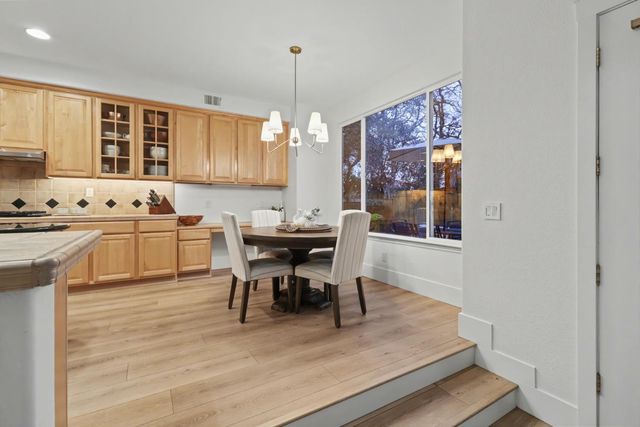 3835 Deer Ridge Ln, Auburn, CA 95602