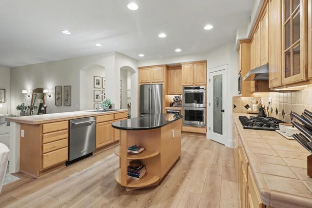 3835 Deer Ridge Ln, Auburn, CA 95602