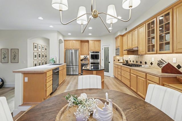 3835 Deer Ridge Ln, Auburn, CA 95602