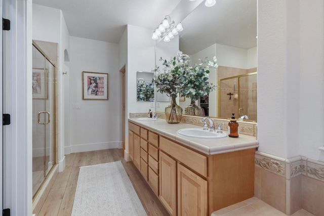 3835 Deer Ridge Ln, Auburn, CA 95602