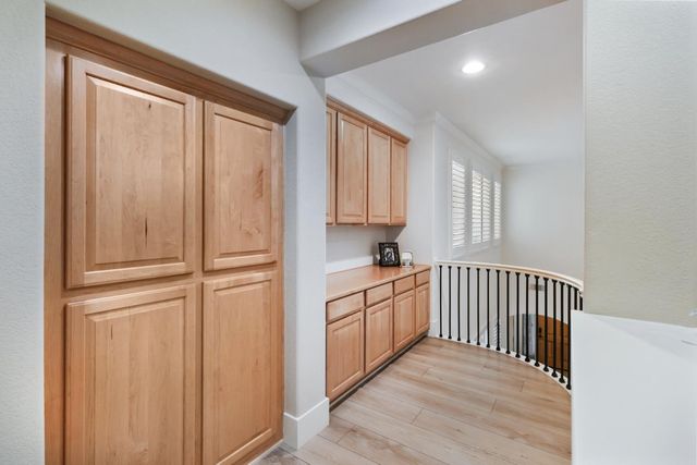 3835 Deer Ridge Ln, Auburn, CA 95602